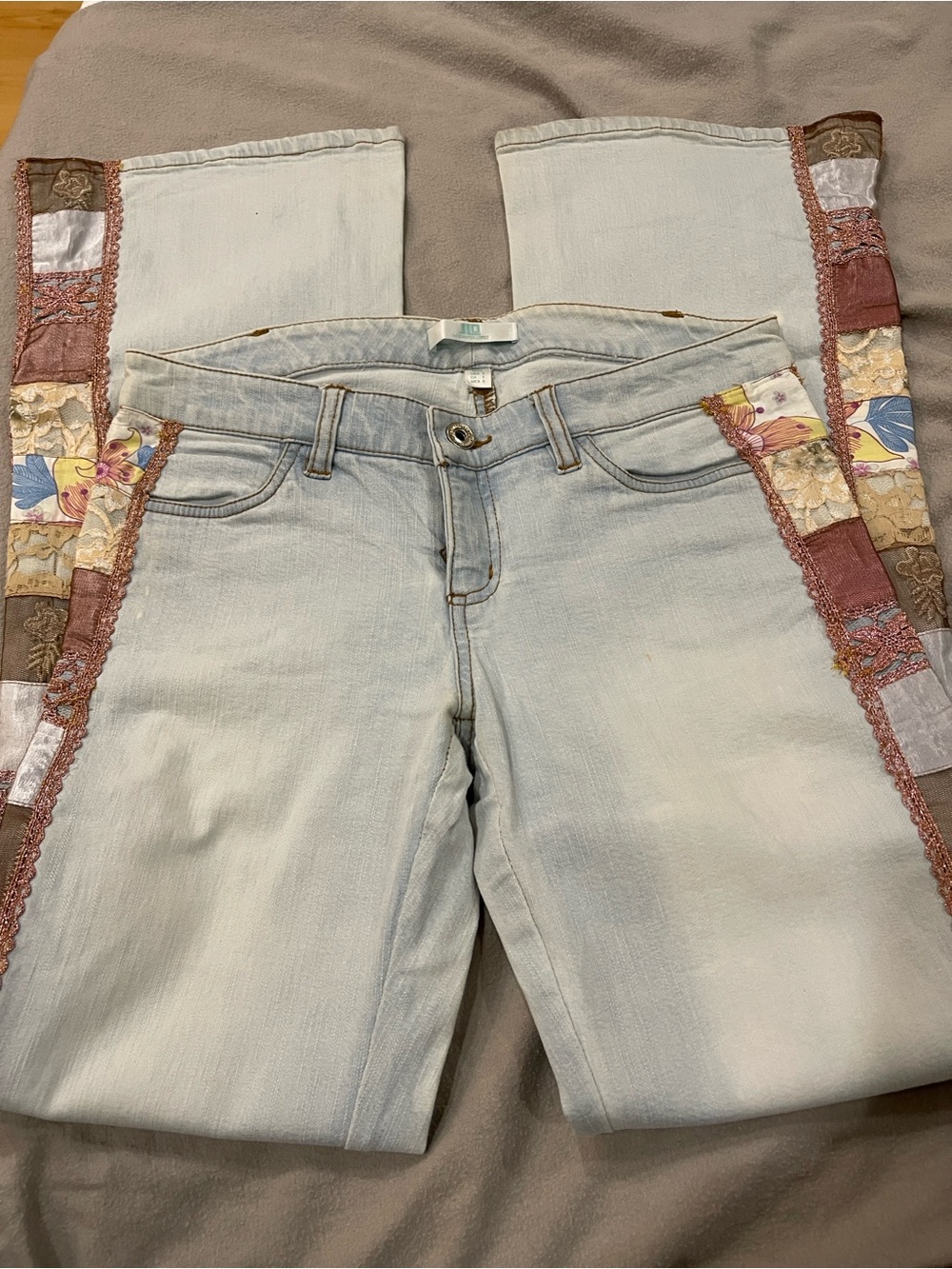 Vintage! JennifeLopez Light Wash Wide-Leg Jeans with Pink & Cream Patchwork Trim